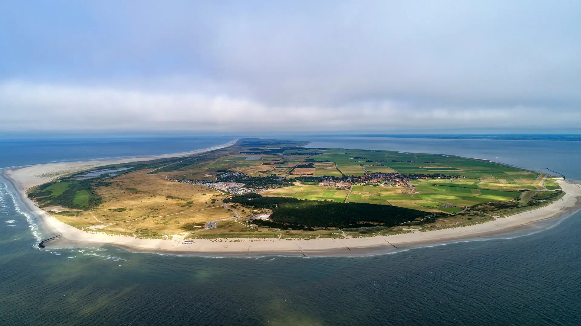 yogales groepsfoto op het strand